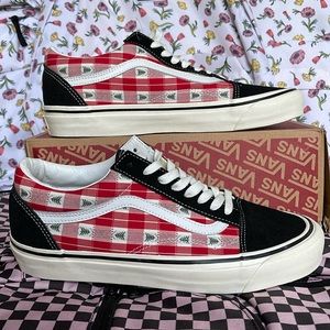 Vans Men’s Old Skool 36 D
Anaheim Factory 0g Plaid
VN0A4BW3RED
Sneakers